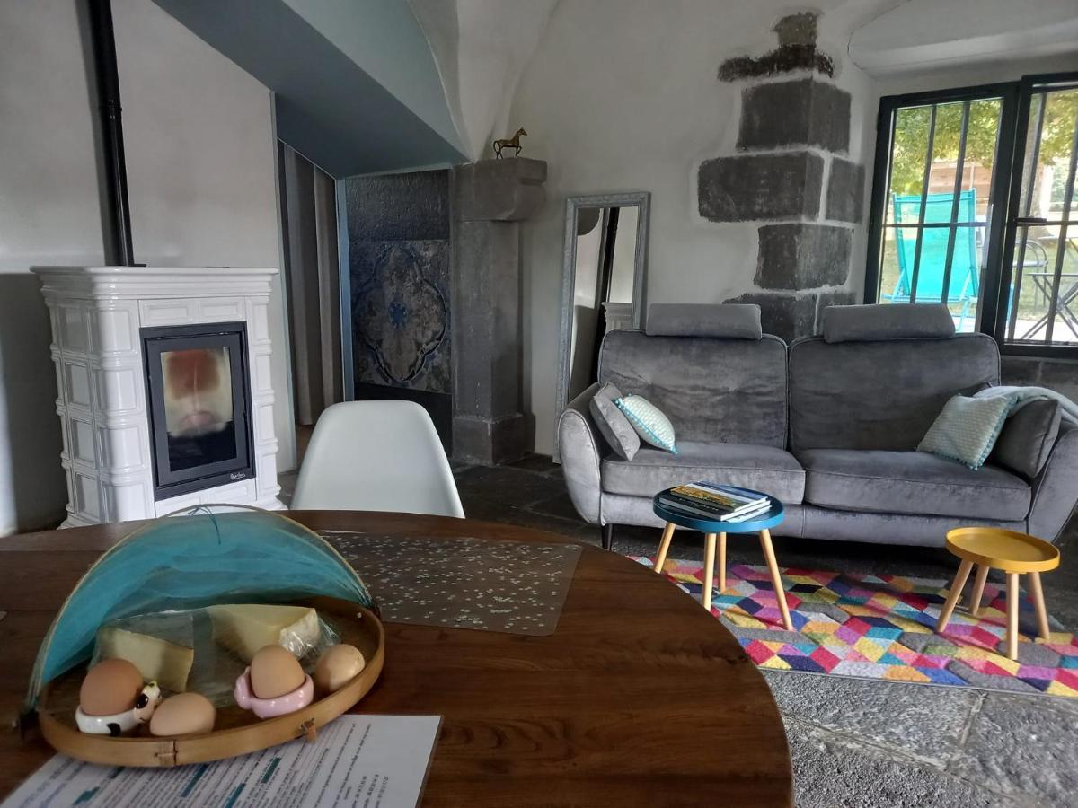 Les gîtes de Recoleine Nébouzat Extérieur photo