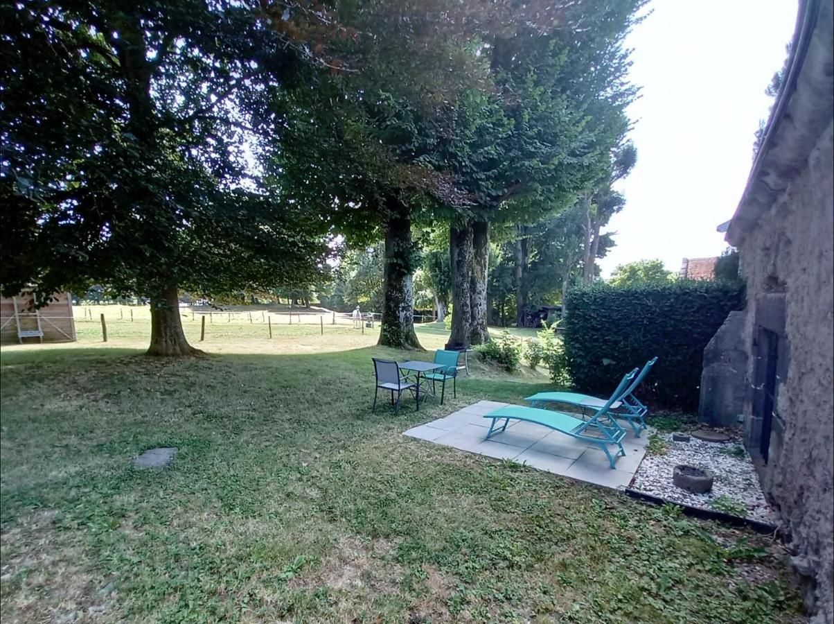 Les gîtes de Recoleine Nébouzat Extérieur photo