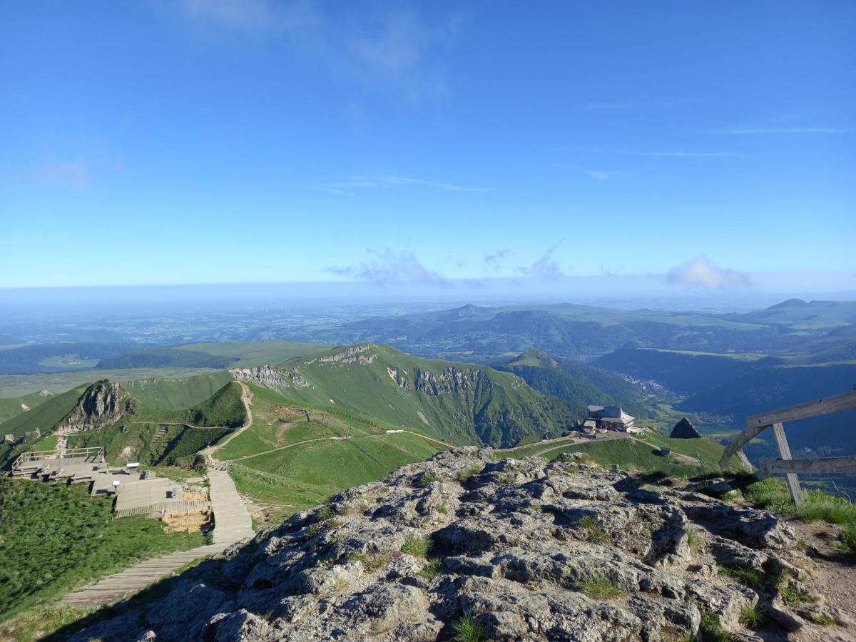 Les gîtes de Recoleine Nébouzat Extérieur photo